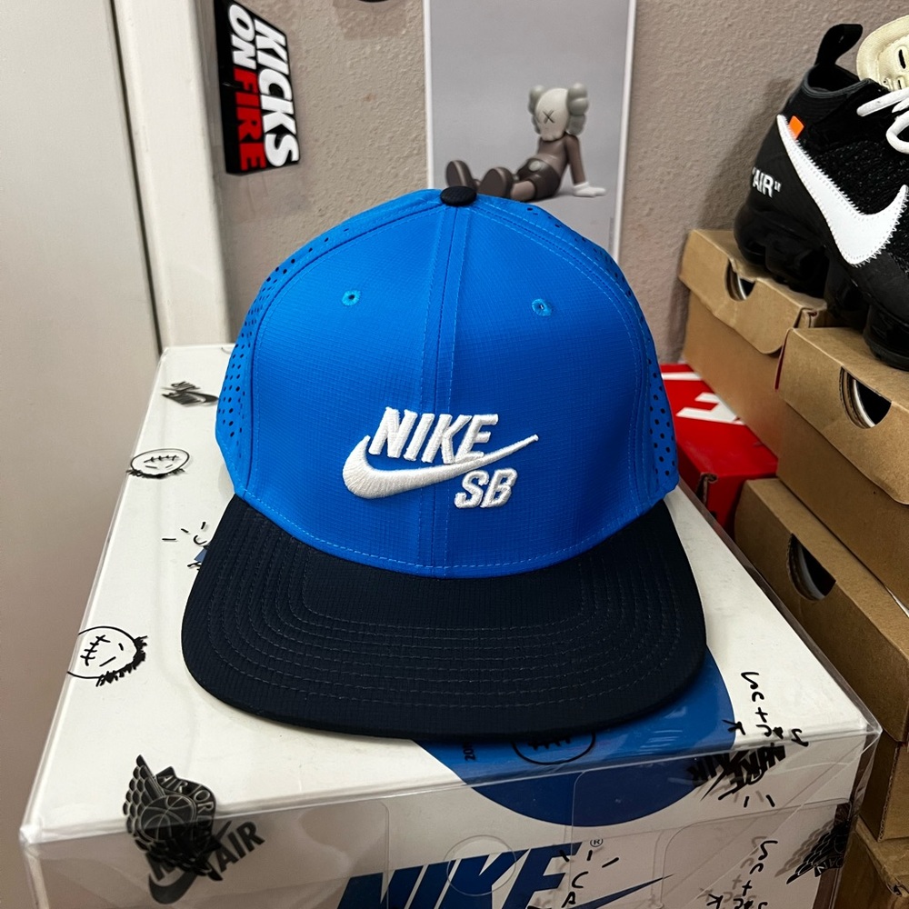 nike Sb Trucker Snapback Hat Cap 629243-407 Aerobill Pre owned 2015